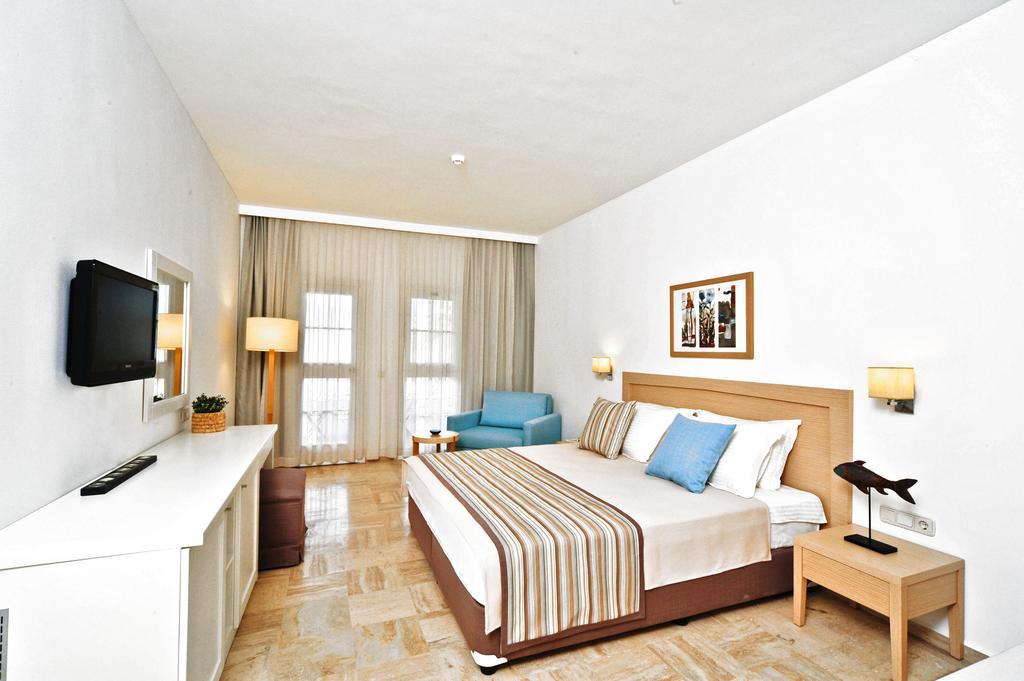Izer Hotel Beach Club 托尔巴 外观 照片